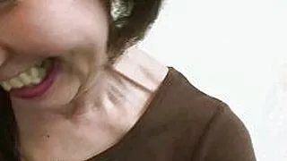 La abuela de pelo negro de Asia, Michiyo Fukumoto, decidió recordar su juventud en el pene de un hombre.
